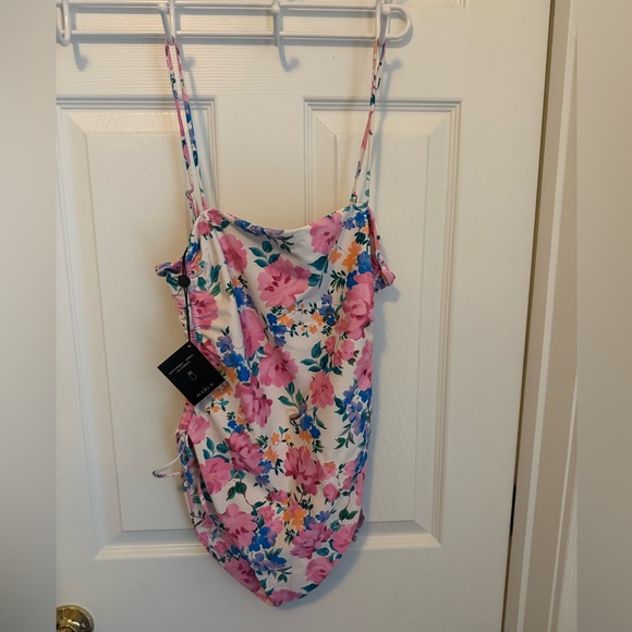 Brand New/With Tags Skatie Raye One Piece - Bouquet in Medium - Picture 2 of 3